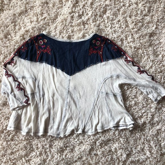 Embroidered Free People 3/4 Sleeve Henley - Picture 5 of 7